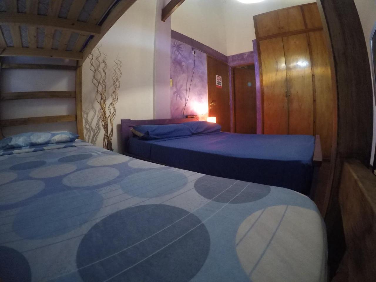 Hostel Parque Central *